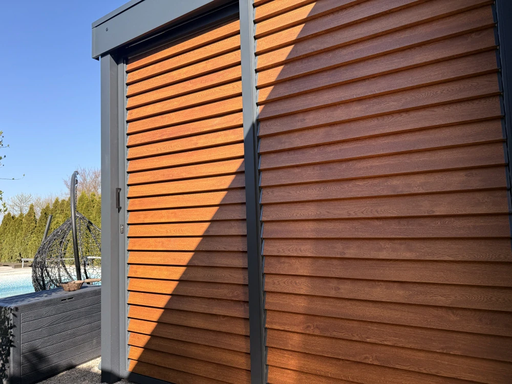 Hliníkový naklápací systém pre pergoly, dĺžka 1,090 m pre žaluziovú výplň 100 x 20mm  - pár (ľavý+pravý), Čierna RAL 9005, Materiál: Hliník
