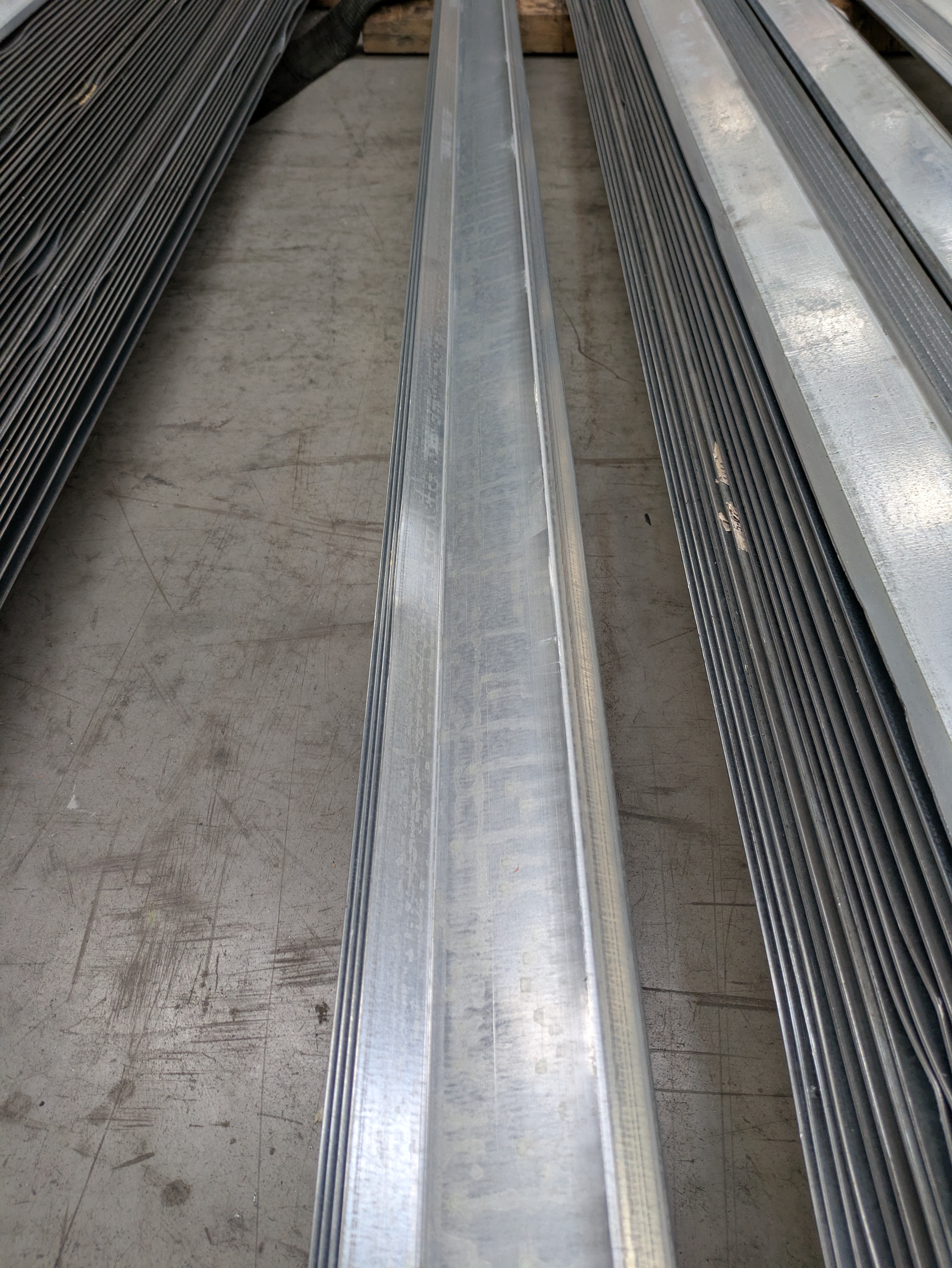 Poškodený Z lamela 23 x 75 x 30 x 1,5 x 4000 mm, pozink
